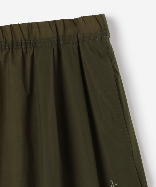 GYMPHLEX(ジムフレックス)の「1906 Gymphlex SPORT WEAR | 2WAYストレッチタフタ 中綿スカート WOMEN(スカート・レディース・オリーブ/ブラック・14)」の12枚目の写真