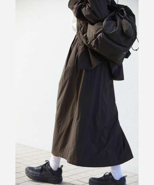 GYMPHLEX(ジムフレックス)の「1906 Gymphlex SPORT WEAR | 2WAYストレッチタフタ 中綿スカート WOMEN(スカート・レディース・オリーブ/ブラック・14)」の18枚目の写真