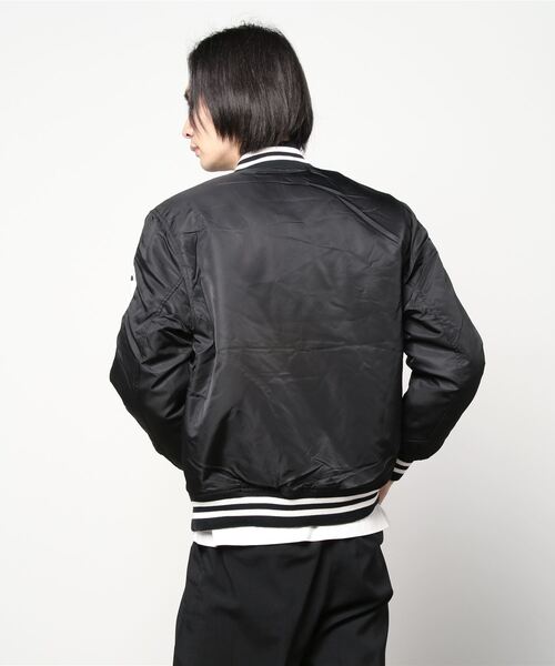 A BATHING APE スタジャン M ブラック A BATHING APE（アベイシングエイプ）の「A BATHING APE VARSITY