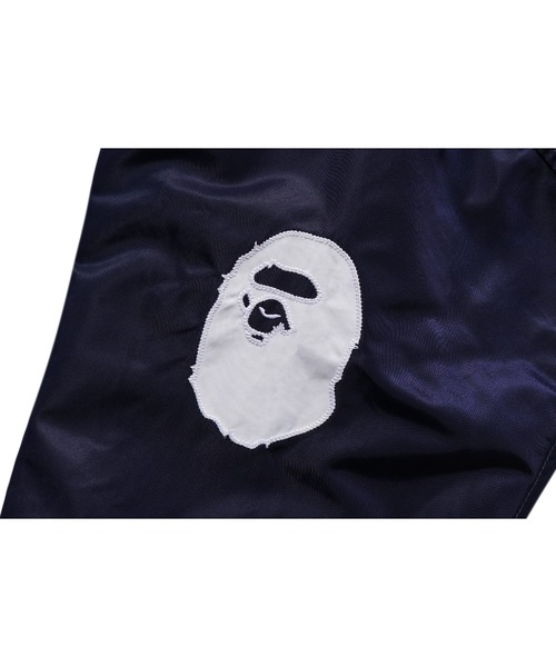 A BATHING APE（アベイシングエイプ）の「B.A. NYLON VARSITY
