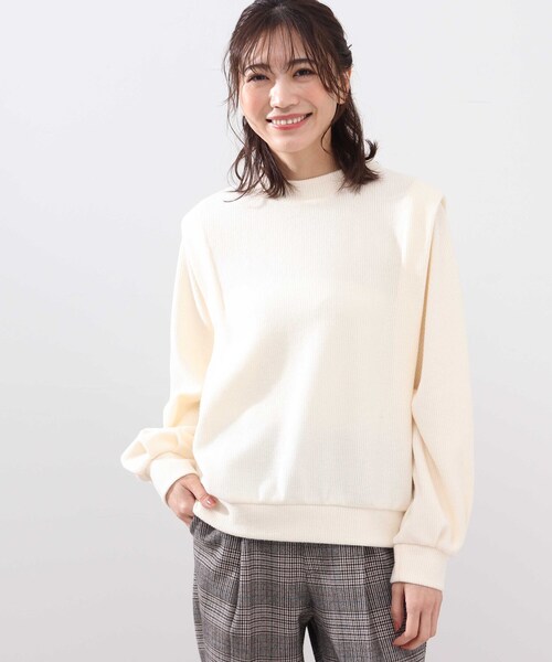 DRESKIP(ドレスキップ)の「◆ショルダータックカットソー(Tシャツ/カットソー・レディース・オフホワイト/ブラック/グリーン/サンドベージュ・02/03/04)」の2枚目の写真