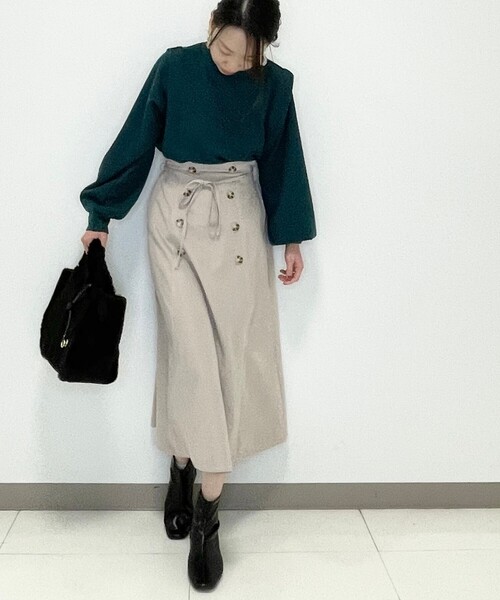 DRESKIP(ドレスキップ)の「◆ショルダータックカットソー(Tシャツ/カットソー・レディース・オフホワイト/ブラック/グリーン/サンドベージュ・02/03/04)」の10枚目の写真