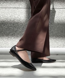 【ZOZOTOWN限定アイテム】ストラップデザイン 甲浅フラットパンプス