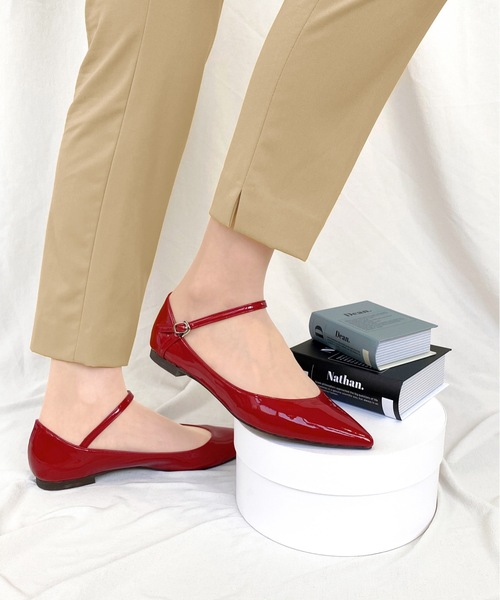 MAMIAN（マミアン）の「【ZOZOTOWN限定アイテム】ストラップデザイン 甲浅フラットパンプス（パンプス・レディース・ブラック/シルバー/レッド/ブラック系その他/ブラック系その他2/ワイン/チャコールグレー/オリーブ/ワインレッド・23.5cm/24.0cm/22.5cm/24.5cm/23.0cm/25.0cm）」の7枚目の写真