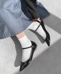 【ZOZOTOWN限定アイテム】ストラップデザイン 甲浅フラットパンプス