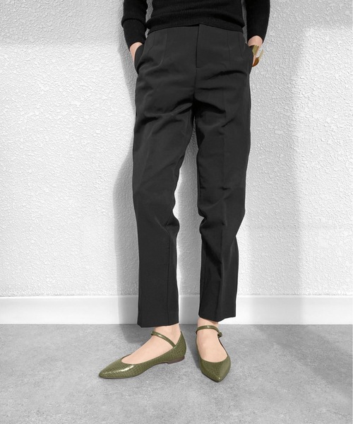 MAMIAN（マミアン）の「【ZOZOTOWN限定アイテム】ストラップデザイン 甲浅フラットパンプス（パンプス・レディース・ブラック/シルバー/レッド/ブラック系その他/ブラック系その他2/ワイン/チャコールグレー/オリーブ/ワインレッド・23.5cm/24.0cm/22.5cm/24.5cm/23.0cm/25.0cm）」の18枚目の写真