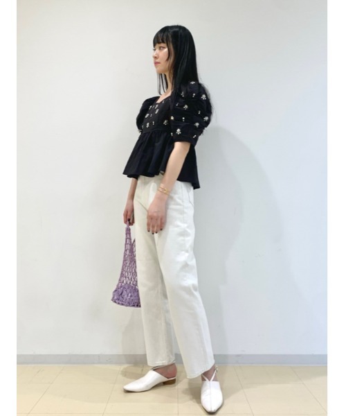 LILY BROWN（リリーブラウン）の「ストレートデニムパンツ（デニムパンツ・レディース・アイボリー/ブラック/ライトブルー・0/1）」の6枚目の写真