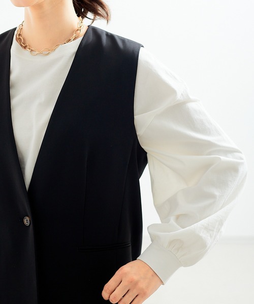 abahouse mavie(アバハウスマヴィ)の「ドライタッチサテンベスト(ベスト・レディース・ブラック/カーキ/スミクロ・フリー)」の15枚目の写真