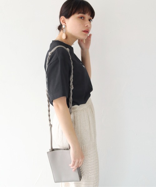 HER CLOSET（ハークローゼット）の「【shemoshelly】5.6オンスCommentロゴT（Tシャツ/カットソー・レディース・ブラック/ホワイト・M/L/S）」の5枚目の写真