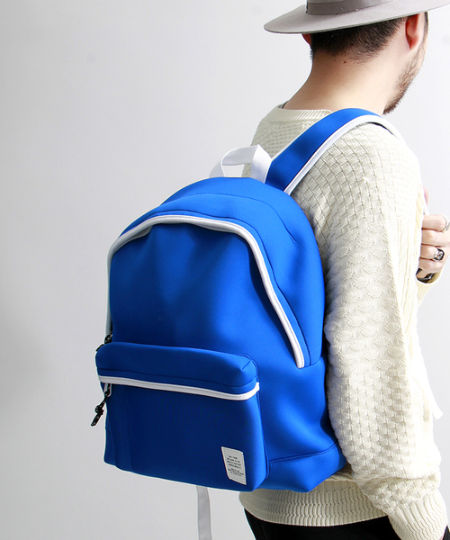 WEGO(ウィゴー)の「WEGO/ダイバーデイパック(バックパック/リュック・メンズ・ホワイト/ブラック/ブルー・FREE)」の1枚目の写真