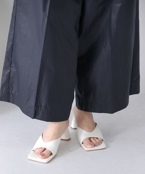 KBF（ケイビーエフ）の「スクエアトゥカーヴィーミュール（サンダル・レディース・ミント/オフホワイト/キャメル・36/38/37）」の17枚目の写真