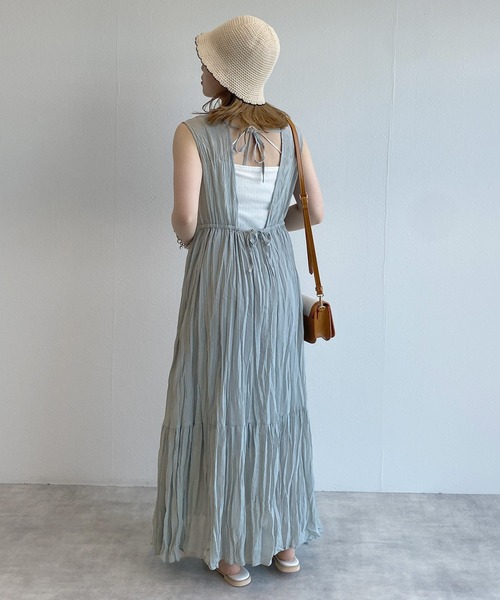 w closet(ダブルクローゼット)の「しわ加工カシュクールティアードワンピース(ワンピース・レディース・サックスブルー/スミクロ/キナリ・FREE)」の12枚目の写真