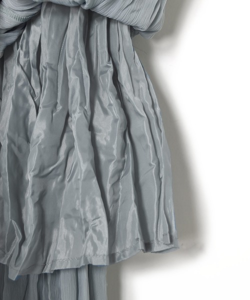 w closet(ダブルクローゼット)の「しわ加工カシュクールティアードワンピース(ワンピース・レディース・サックスブルー/スミクロ/キナリ・FREE)」の14枚目の写真