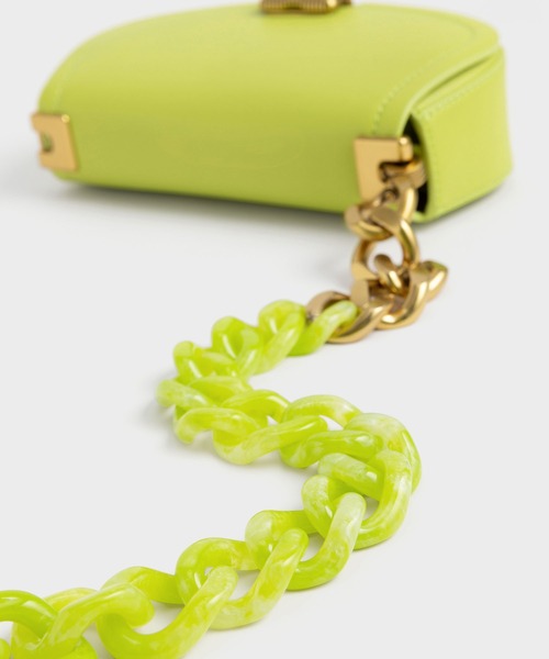 CHARLES & KEITH(チャールズ & キース)の「ソネット ツートーンチェーンハンドルショルダーバッグ / Sonnet Two-Tone Chain Handle Shoulder Bag(ショルダーバッグ・レディース・フューシャピンク/チョコ/ライム/ブルー系その他5/ブラック・S)」の17枚目の写真