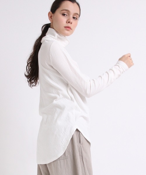 RNA-N(アールエヌエーエヌ)の「M1898 マシュマロタッチフィットタートル(Tシャツ/カットソー・レディース・オフホワイト/グレー/ブラック/ターメリック/チャコールグレー/アイボリー・MEDIUM)」の16枚目の写真