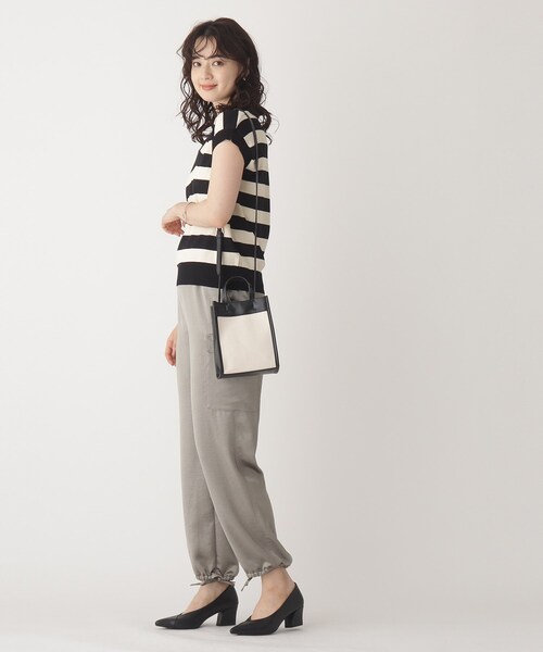 OPAQUE.CLIP(オペークドットクリップ)の「◆スクエアパイピングミニショルダーバッグ(ショルダーバッグ・レディース・ライトベージュ/オフホワイト/ブラック系・00)」の12枚目の写真