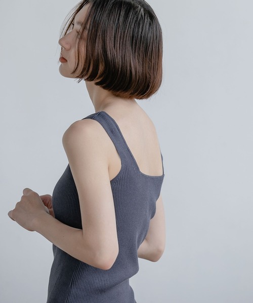 e/rm（イーアールエム）の「【e/rm】セットアップ対応/14Gスクエアリブニットタンク 156839（タンクトップ・レディース・ブラック/ライトベージュ/ブルー系その他6・FREE）」の3枚目の写真