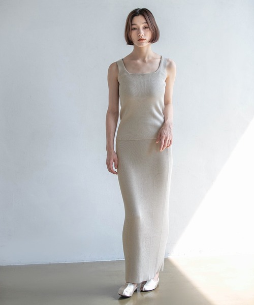 e/rm（イーアールエム）の「【e/rm】セットアップ対応/14Gスクエアリブニットタンク 156839（タンクトップ・レディース・ブラック/ライトベージュ/ブルー系その他6・FREE）」の22枚目の写真