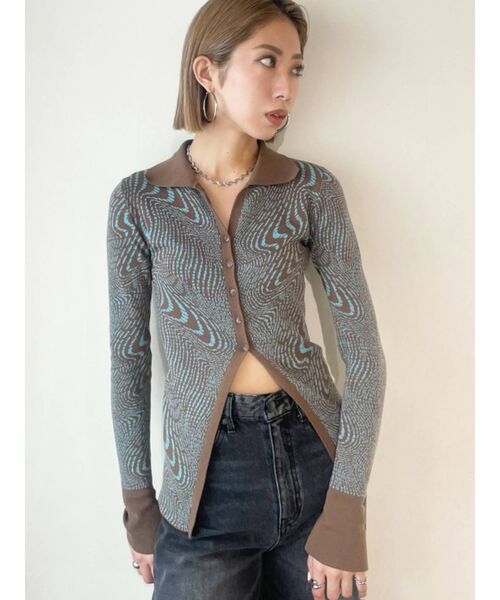 EMODA（エモダ）の「オープンカラーフィットニット（カーディガン/ボレロ・レディース・ブラック/イエロー/ブルー/その他・FREE）」の4枚目の写真