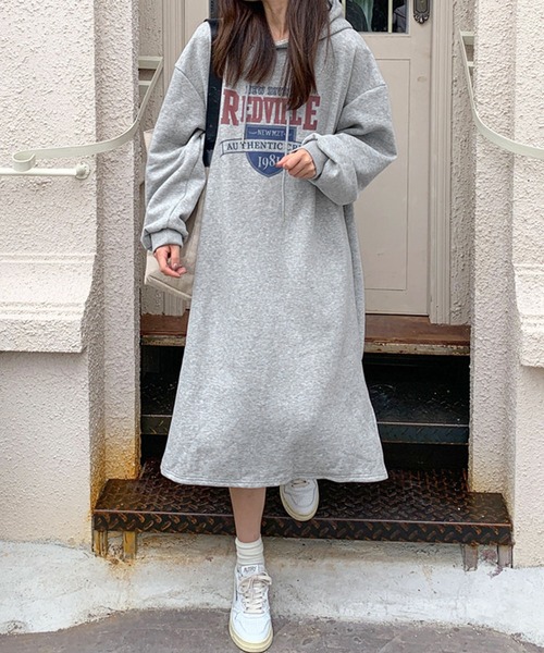 Amulet(アミュレット)の「裏起毛パーカーワンピース(ワンピース・レディース・ベージュ/ネイビー/ブラック/グレー・FREE)」の5枚目の写真