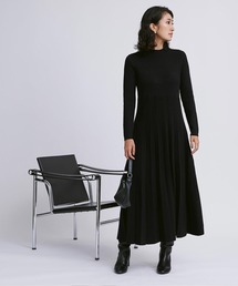 ボトルネックプリーツロングニットワンピース