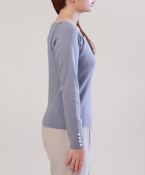 ASTORIA ODIER(アストリアオディール)の「袖口パールネッククロスリブニット(ニット/セーター・レディース・ブラック/ホワイト/ピンク/ブラウン/ダークブルー・MEDIUM)」の7枚目の写真