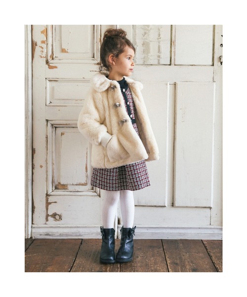BeBe（ベベ）の「BeBe/フェイクファー襟付きリボンコート(90~150cm)（その他アウター・キッズ・オフホワイト・150/110/100/130/120/140/90）」の2枚目の写真
