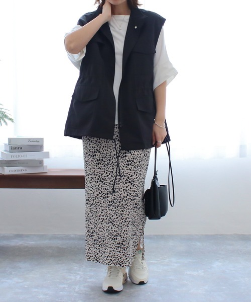 Social GIRL（ソーシャルガール）の「スタンドカラーポケットフィシングベスト（ベスト・レディース・ブラック/アイボリー/カーキ・M）」の11枚目の写真