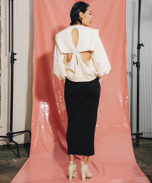 led.tokyo（レッドトウキョウ）の「【led.tokyo】WHY NOT バックオープンスウェットトップス（スウェット・レディース・アイボリー/グレー・FREE）」の14枚目の写真