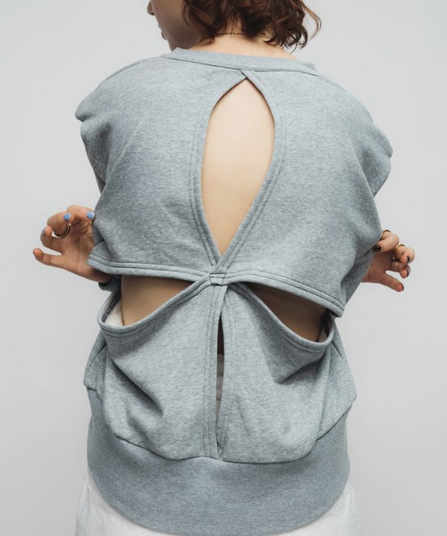 led.tokyo（レッドトウキョウ）の「【led.tokyo】WHY NOT バックオープンスウェットトップス（スウェット・レディース・アイボリー/グレー・FREE）」の8枚目の写真