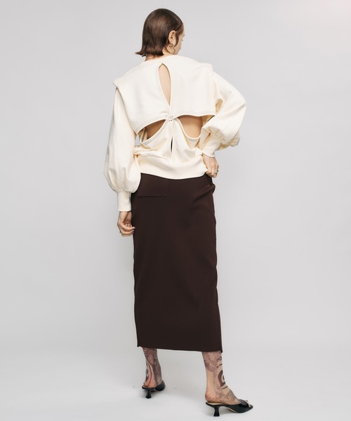 led.tokyo（レッドトウキョウ）の「【led.tokyo】WHY NOT バックオープンスウェットトップス（スウェット・レディース・アイボリー/グレー・FREE）」の4枚目の写真