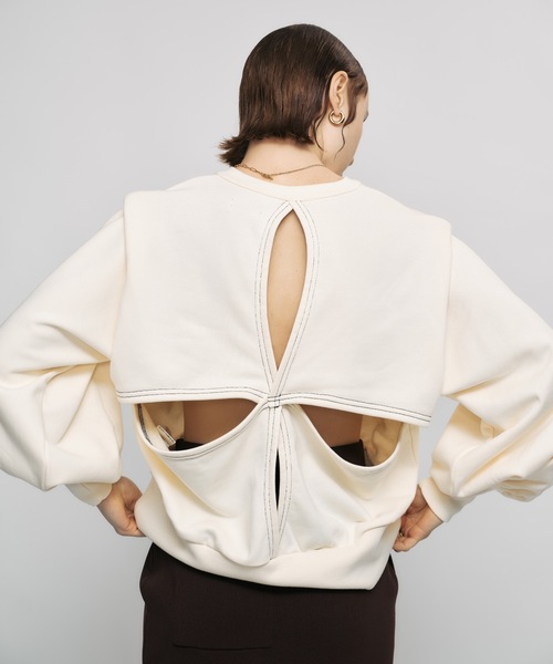 led.tokyo（レッドトウキョウ）の「【led.tokyo】WHY NOT バックオープンスウェットトップス（スウェット・レディース・アイボリー/グレー・FREE）」の3枚目の写真