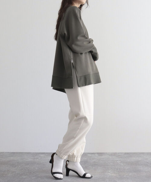 fredy emue（フレディエミュ）の「ポンチサイドジッププルオーバー（Tシャツ/カットソー・レディース・カーキ/アイボリー/チャコールグレー/ラベンダー・38）」の17枚目の写真