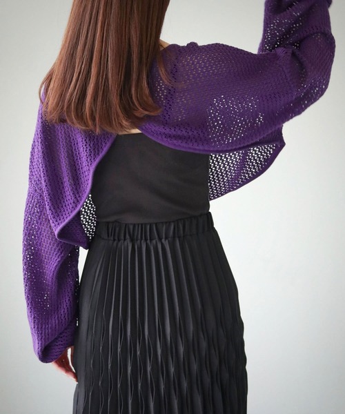 cheriella（シェリエラ）の「【cheriella】WEB限定透かし編みショートニットプルオーバー 新色追加（ニット/セーター・レディース・ブラック/アイボリー/パープル/ブルー・M）」の4枚目の写真