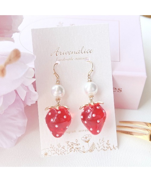 tone(トーン)の「【Arivenalice】パール&strawberry ピアス(MA)(ピアス(両耳用)・レディース・レッド・FREE)」の1枚目の写真