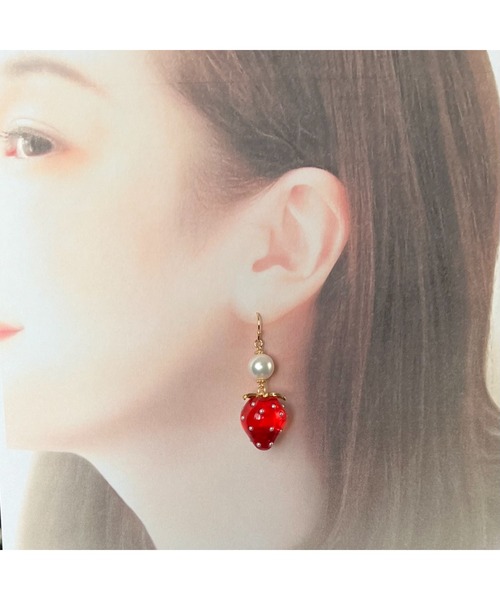 tone(トーン)の「【Arivenalice】パール&strawberry ピアス(MA)(ピアス(両耳用)・レディース・レッド・FREE)」の3枚目の写真