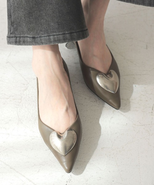DONOBAN（ドノバン）の「ハートフラットパンプス（パンプス・レディース・ブラック/アイボリー/グレー/シルバー・35/37/39/36/38）」の4枚目の写真