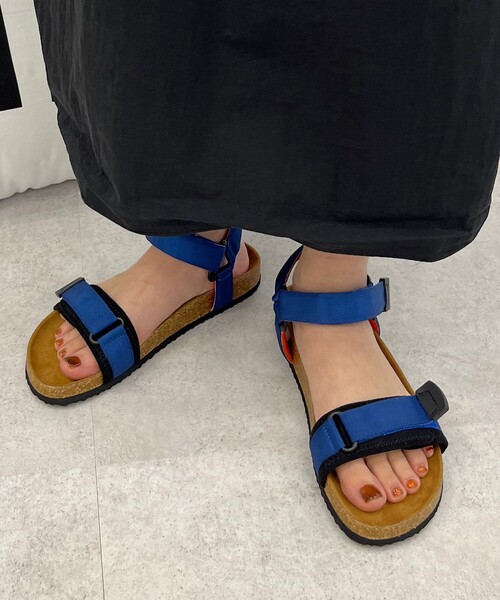 CITEN（シテン）の「＜CITEN＞フッドベッド テープサンダル（サンダル・レディース・コバルトブルー/ブラック・M/L/S）」の18枚目の写真
