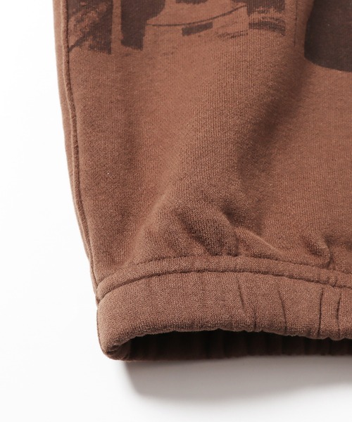 PLEASURES（プレジャー）の「PLEASURES/プレジャーズ CHOICES SWEATPANT スウェットパンツ 刺繍 ブランドロゴ ワイド リラックス（スウェットパンツ・メンズ・ブラウン・L/XL）」の3枚目の写真