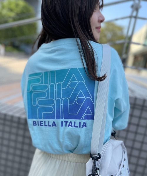 FILA(フィラ)の「FILA フィラ ブランド ロゴ ワンポイント 刺繍 グラデーション バックプリント 半袖 Tシャツ(Tシャツ/カットソー・メンズ・ブラック/ネイビー/ホワイト/サックスブルー・L/LL/M)」の4枚目の写真