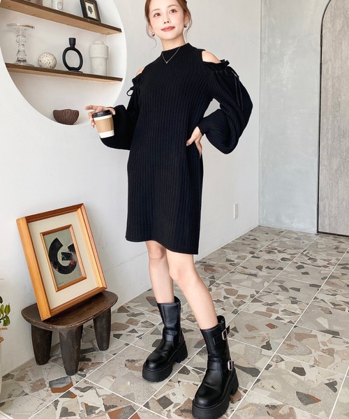 moment+(モーメントプラス)の「袖リボンショルダースリットニットワンピース(ワンピース・レディース・チャコールグレー/グレイッシュベージュ/モカ/ブラウン/ナチュラル/アイボリー/ブラック・M/L)」の17枚目の写真