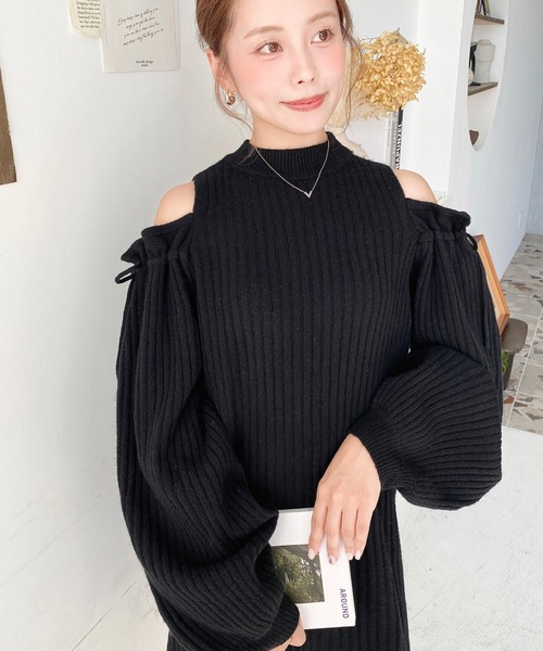 moment+(モーメントプラス)の「袖リボンショルダースリットニットワンピース(ワンピース・レディース・チャコールグレー/グレイッシュベージュ/モカ/ブラウン/ナチュラル/アイボリー/ブラック・M/L)」の14枚目の写真