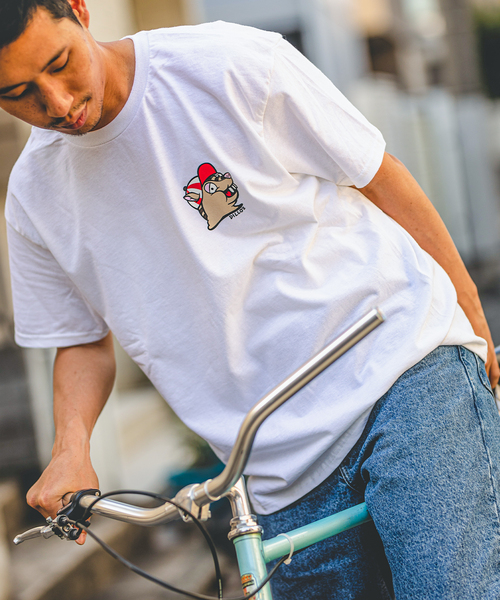 journal standard Furniture （ジャーナルスタンダードファニチャー）の「【SUPER MARKET/ スーパーマーケット】 DILLOS TEE（Tシャツ/カットソー・レディース・ホワイト/レッド/グリーン/ゴールド・MEDIUM/LARGE）」の15枚目の写真