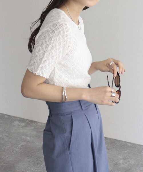 fredy emue(フレディエミュ)の「カットレース半袖プルオーバ(Tシャツ/カットソー・レディース・オフホワイト/アイボリー/ブラック・38)」の10枚目の写真