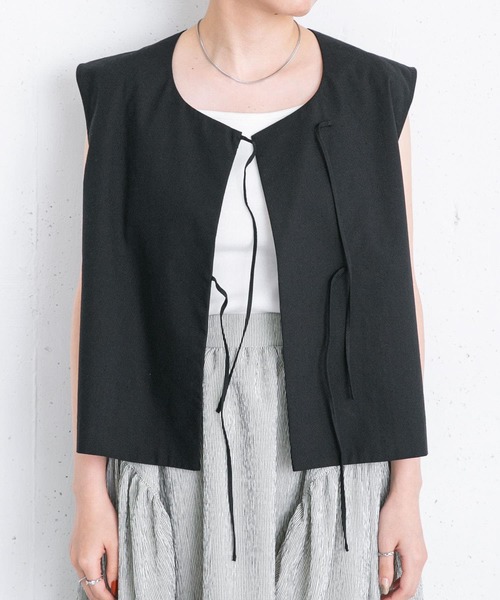 KBF(ケイビーエフ)の「リネンMIXノットショートベスト(ベスト・レディース・ブラック/キャメル/ライトグレー・ONE)」の16枚目の写真