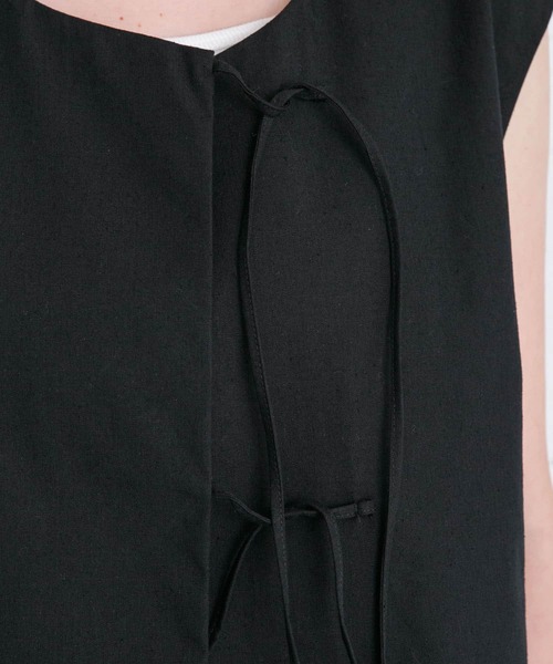 KBF(ケイビーエフ)の「リネンMIXノットショートベスト(ベスト・レディース・ブラック/キャメル/ライトグレー・ONE)」の14枚目の写真