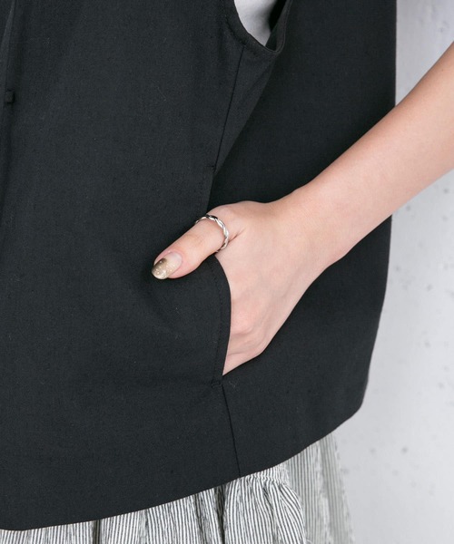 KBF(ケイビーエフ)の「リネンMIXノットショートベスト(ベスト・レディース・ブラック/キャメル/ライトグレー・ONE)」の13枚目の写真