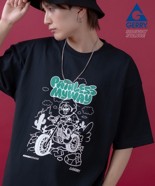 GERRY(ジェリー)の「【SIDEWAY STANCE×GERRY】別注コラボ 半袖 ロゴ プリント Tシャツ(Tシャツ/カットソー・メンズ・ホワイト/ブラック/ホワイト系その他/ブラック系その他/カーキ/グレー系/パープル系/グレー/カーキ系/ブルー系/ダークブルー/パープル/ホワイト系1/ブラック系1/カーキ系1/ブルー系1/グレー系1/パープル系1・X-LARGE/MEDIUM/LARGE/SMALL)」の7枚目の写真