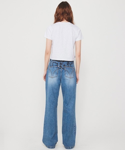 CRANK（クランク）の「【CRANK/クランク】LOGO PATCH JEANS / ジーンズ デニム ブルーデニム（デニムパンツ・レディース・ライトブルー/ブルー・S/M）」の9枚目の写真