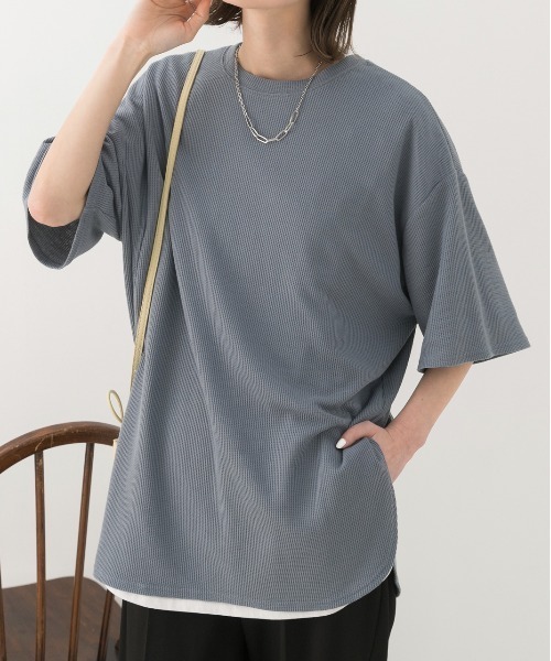 ad thie(アドティエ)の「裾ラウンド ワッフルTシャツ(Tシャツ/カットソー・レディース・オフホワイト/ブルーグレー/オートミール/カーキ/ブラック・LARGE/MEDIUM)」の3枚目の写真